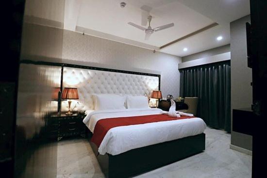 The Hotel Grace Place Inn Nueva Delhi Exterior foto