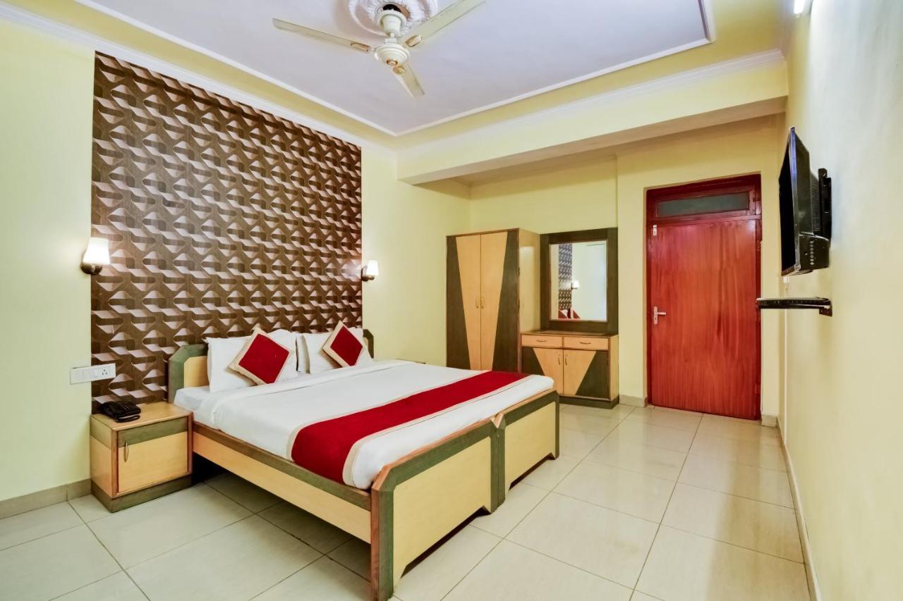 The Hotel Grace Place Inn Nueva Delhi Exterior foto