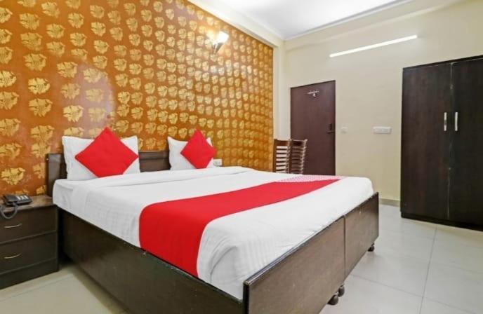 The Hotel Grace Place Inn Nueva Delhi Exterior foto