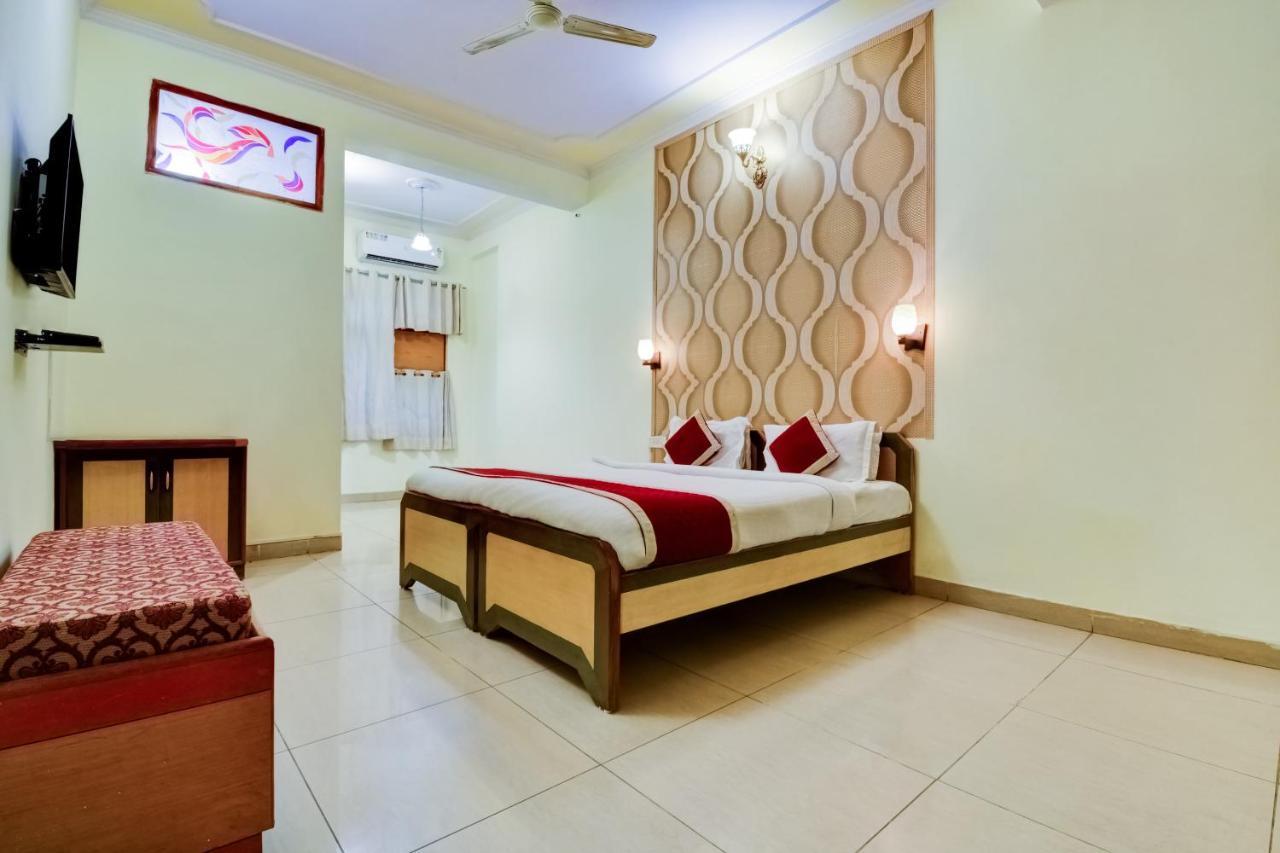 The Hotel Grace Place Inn Nueva Delhi Exterior foto