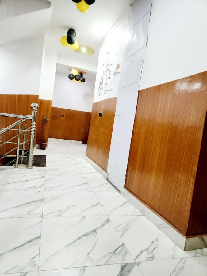 The Hotel Grace Place Inn Nueva Delhi Exterior foto