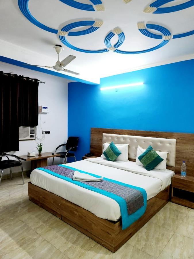 The Hotel Grace Place Inn Nueva Delhi Exterior foto