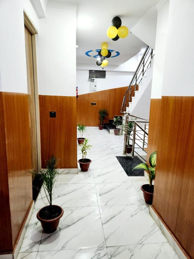 The Hotel Grace Place Inn Nueva Delhi Exterior foto